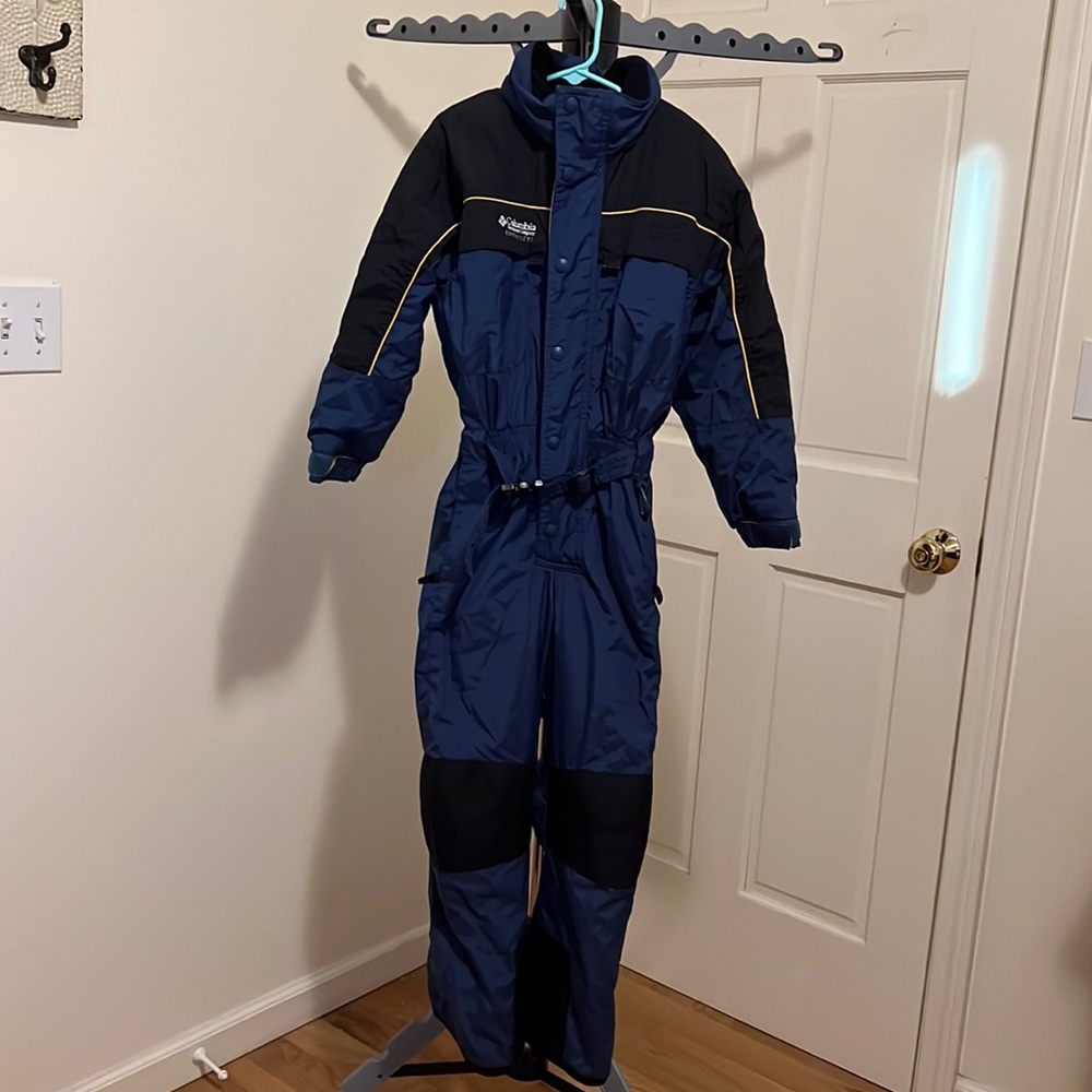 Columbia snow suit in mint condition with tons of life left!